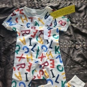 Old Navy 2 piece pajama set in 4T size